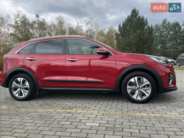 Красный Киа Niro, объемом двигателя 0 л и пробегом 70 тыс. км за 19800 $, фото 7 на Automoto.ua