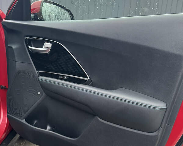 Красный Киа Niro, объемом двигателя 0 л и пробегом 144 тыс. км за 18800 $, фото 38 на Automoto.ua