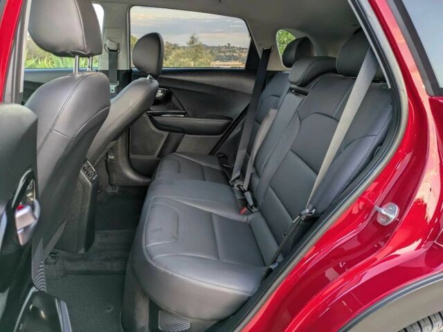 Красный Киа Niro, объемом двигателя 1.6 л и пробегом 40 тыс. км за 8200 $, фото 12 на Automoto.ua