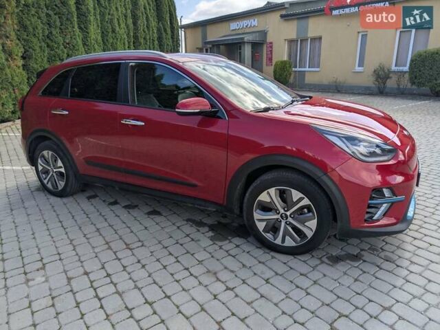 Червоний Кіа Niro, об'ємом двигуна 0 л та пробігом 146 тис. км за 19900 $, фото 7 на Automoto.ua