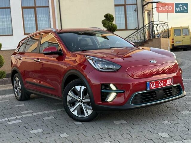 Красный Киа Niro, объемом двигателя 0 л и пробегом 67 тыс. км за 19850 $, фото 6 на Automoto.ua