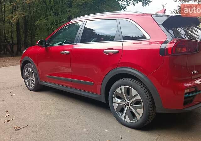 Киа Niro 2020 в Львове на Automoto.ua Красный Киа Niro, объемом двигателя 0 л и пробегом 105 тыс. км за 19999 $, фото 9 на Automoto.ua