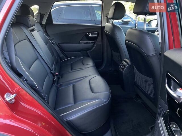 Червоний Кіа Niro, об'ємом двигуна 0 л та пробігом 128 тис. км за 19900 $, фото 51 на Automoto.ua