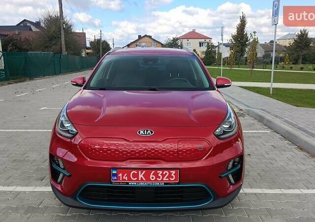 Красный Киа Niro, объемом двигателя 0 л и пробегом 105 тыс. км за 19999 $, фото 17 на Automoto.ua