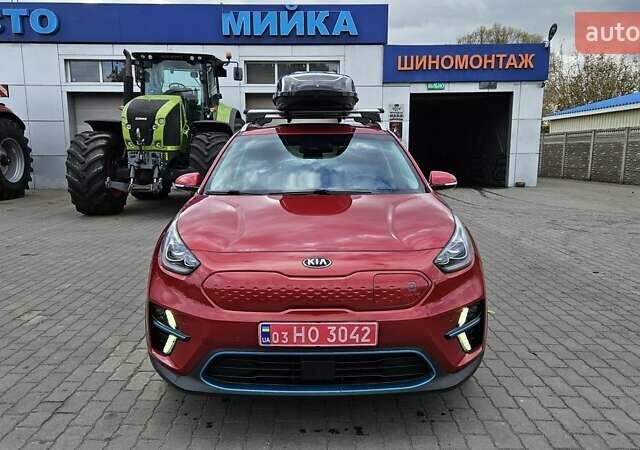 Киа Niro 2020 в Радомышле на Automoto.ua Красный Киа Niro, объемом двигателя 0 л и пробегом 116 тыс. км за 20600 $, фото 1 на Automoto.ua