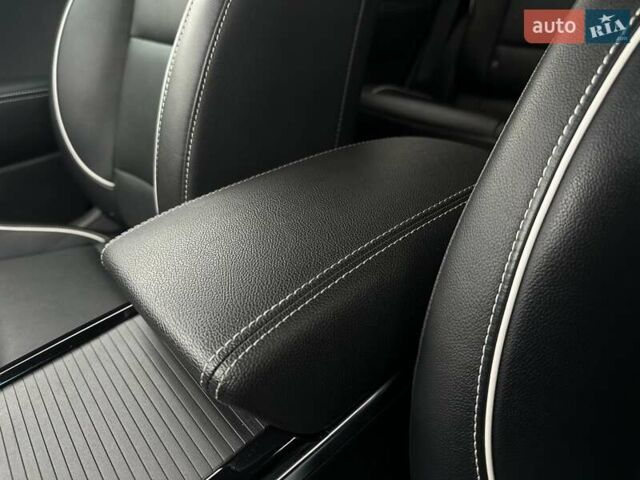 Красный Киа Niro, объемом двигателя 0 л и пробегом 47 тыс. км за 24900 $, фото 80 на Automoto.ua