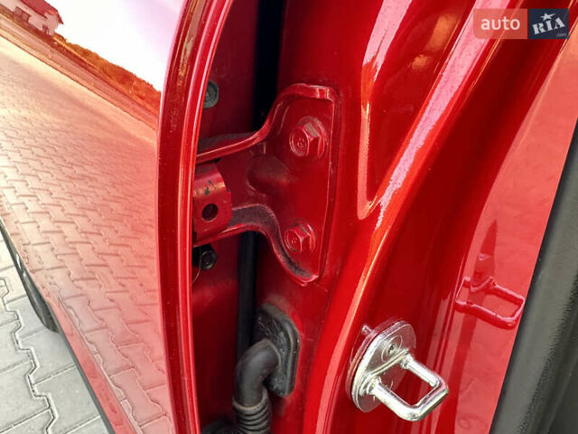 Красный Киа Niro, объемом двигателя 0 л и пробегом 163 тыс. км за 17850 $, фото 56 на Automoto.ua