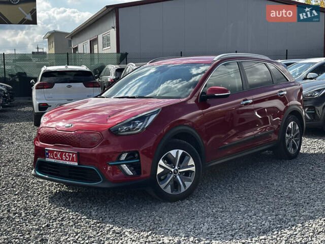 Красный Киа Niro, объемом двигателя 0 л и пробегом 44 тыс. км за 22600 $, фото 2 на Automoto.ua