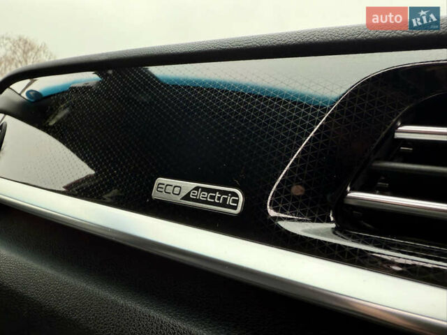 Червоний Кіа Niro, об'ємом двигуна 0 л та пробігом 128 тис. км за 19900 $, фото 61 на Automoto.ua