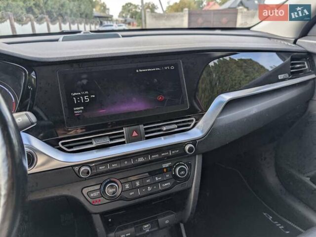 Червоний Кіа Niro, об'ємом двигуна 0 л та пробігом 146 тис. км за 19900 $, фото 21 на Automoto.ua