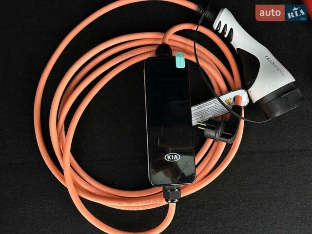 Червоний Кіа Niro, об'ємом двигуна 0 л та пробігом 61 тис. км за 23500 $, фото 88 на Automoto.ua