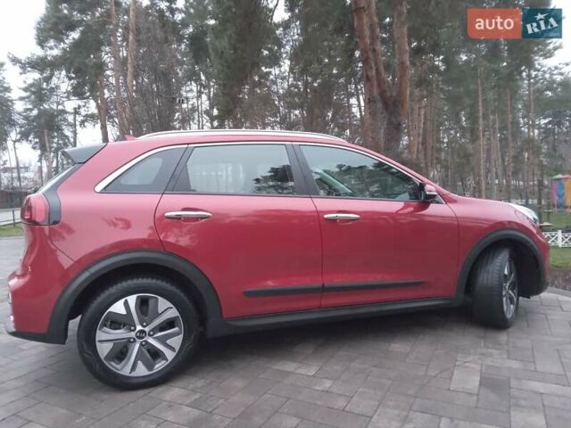Красный Киа Niro, объемом двигателя 0 л и пробегом 87 тыс. км за 20492 $, фото 11 на Automoto.ua