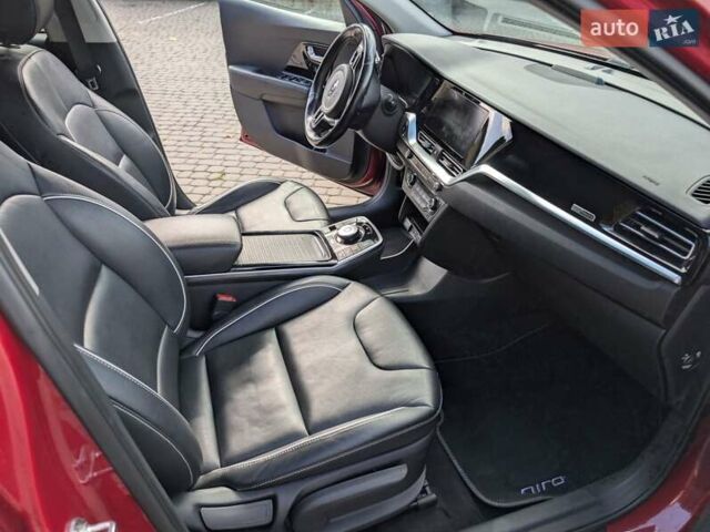 Червоний Кіа Niro, об'ємом двигуна 0 л та пробігом 146 тис. км за 19900 $, фото 11 на Automoto.ua