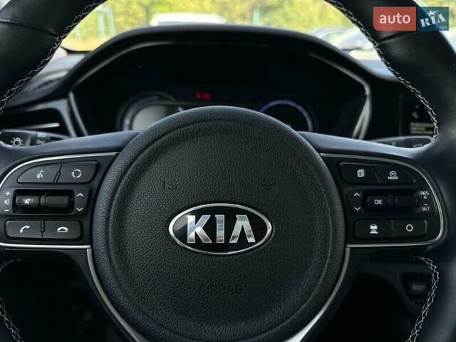 Червоний Кіа Niro, об'ємом двигуна 0 л та пробігом 48 тис. км за 23700 $, фото 39 на Automoto.ua