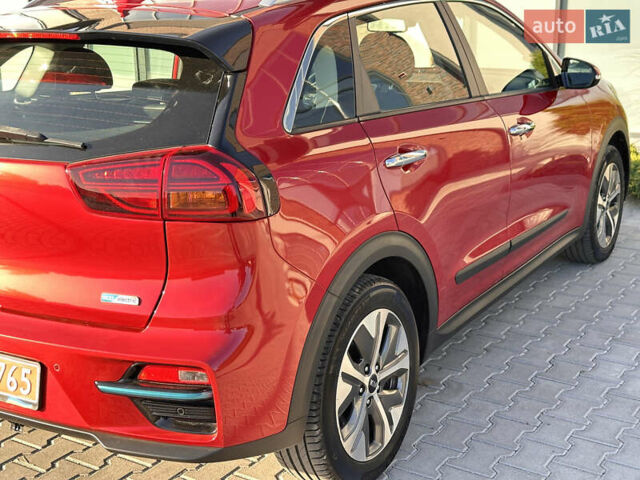 Красный Киа Niro, объемом двигателя 0 л и пробегом 161 тыс. км за 17950 $, фото 10 на Automoto.ua