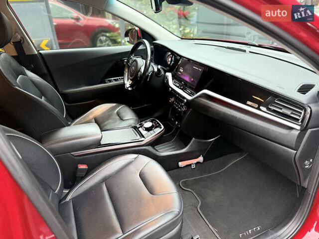 Червоний Кіа Niro, об'ємом двигуна 0 л та пробігом 151 тис. км за 18500 $, фото 33 на Automoto.ua