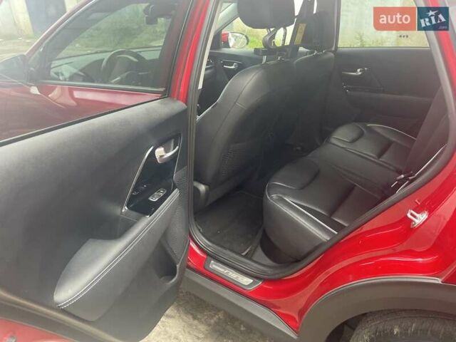 Красный Киа Niro, объемом двигателя 0 л и пробегом 124 тыс. км за 18200 $, фото 6 на Automoto.ua