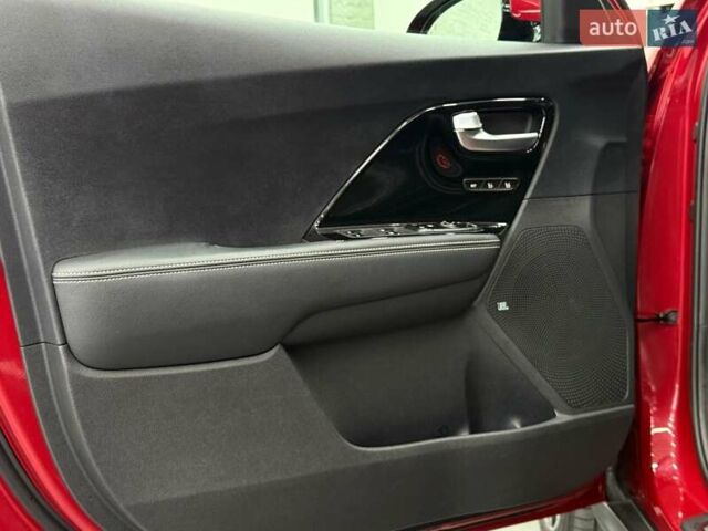 Червоний Кіа Niro, об'ємом двигуна 0 л та пробігом 110 тис. км за 19648 $, фото 12 на Automoto.ua