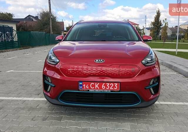 Красный Киа Niro, объемом двигателя 0 л и пробегом 105 тыс. км за 19999 $, фото 16 на Automoto.ua