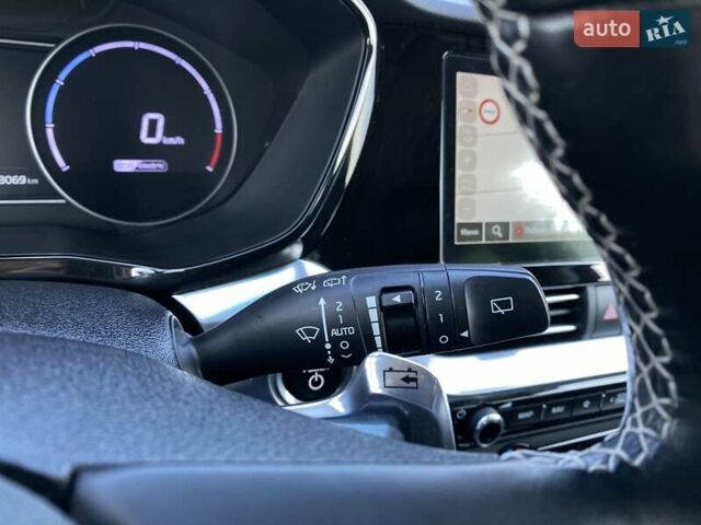 Червоний Кіа Niro, об'ємом двигуна 0 л та пробігом 128 тис. км за 19900 $, фото 29 на Automoto.ua