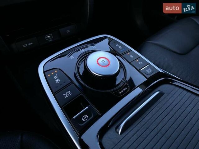 Червоний Кіа Niro, об'ємом двигуна 0 л та пробігом 128 тис. км за 19900 $, фото 6 на Automoto.ua