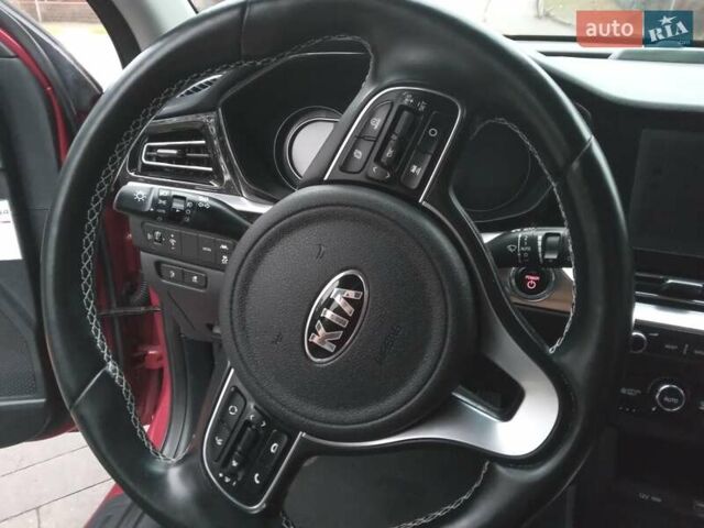 Красный Киа Niro, объемом двигателя 0 л и пробегом 87 тыс. км за 20492 $, фото 44 на Automoto.ua