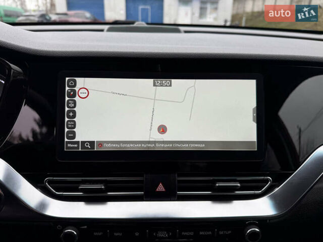 Червоний Кіа Niro, об'ємом двигуна 0 л та пробігом 128 тис. км за 19900 $, фото 35 на Automoto.ua