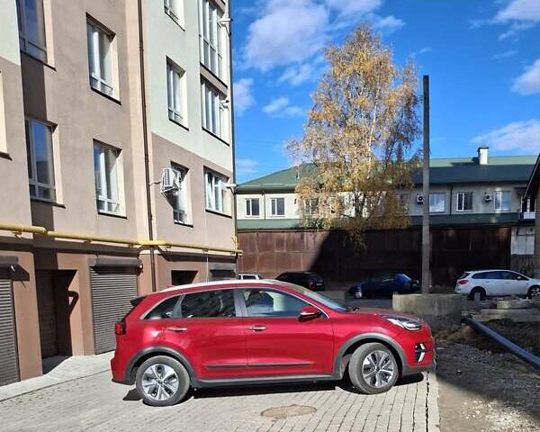 Червоний Кіа Niro, об'ємом двигуна 0 л та пробігом 110 тис. км за 19800 $, фото 7 на Automoto.ua