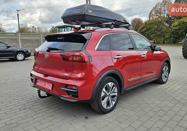 Киа Niro 2020 в Радомышле на Automoto.ua Красный Киа Niro, объемом двигателя 0 л и пробегом 116 тыс. км за 20600 $, фото 8 на Automoto.ua