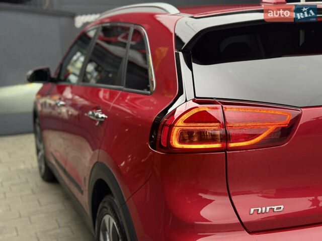 Червоний Кіа Niro, об'ємом двигуна 0 л та пробігом 151 тис. км за 18500 $, фото 22 на Automoto.ua