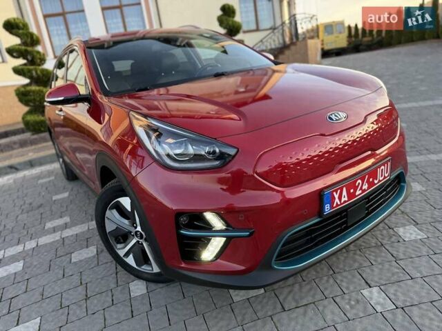 Красный Киа Niro, объемом двигателя 0 л и пробегом 67 тыс. км за 19850 $, фото 7 на Automoto.ua