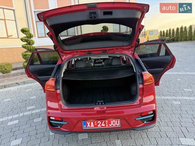 Красный Киа Niro, объемом двигателя 0 л и пробегом 67 тыс. км за 19850 $, фото 97 на Automoto.ua