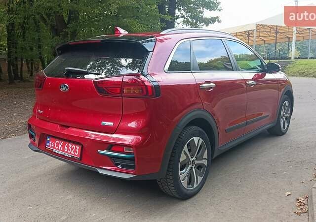 Киа Niro 2020 в Львове на Automoto.ua Красный Киа Niro, объемом двигателя 0 л и пробегом 105 тыс. км за 19999 $, фото 47 на Automoto.ua