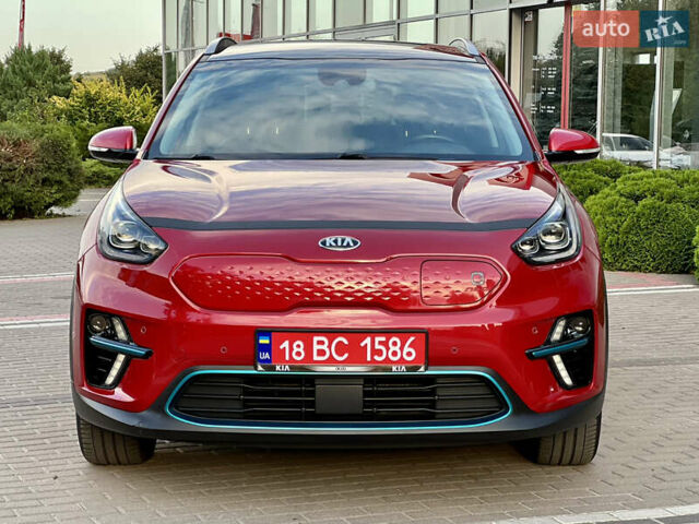 Красный Киа Niro, объемом двигателя 0 л и пробегом 70 тыс. км за 19899 $, фото 2 на Automoto.ua