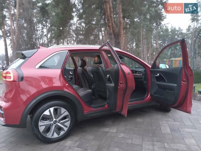 Красный Киа Niro, объемом двигателя 0 л и пробегом 87 тыс. км за 20492 $, фото 32 на Automoto.ua