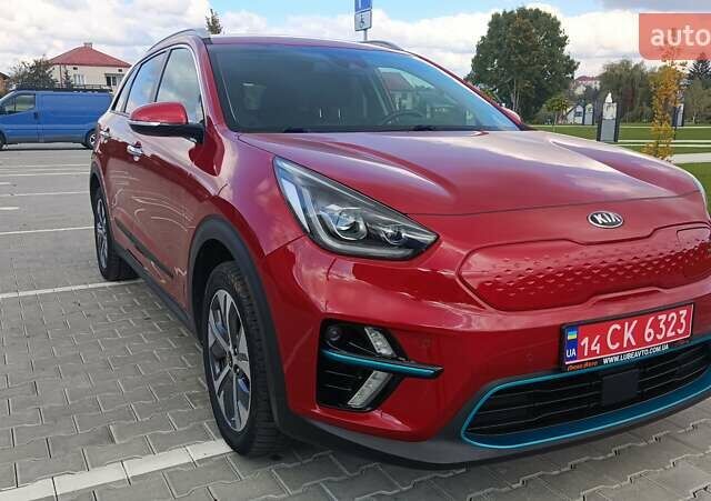 Красный Киа Niro, объемом двигателя 0 л и пробегом 105 тыс. км за 19999 $, фото 14 на Automoto.ua