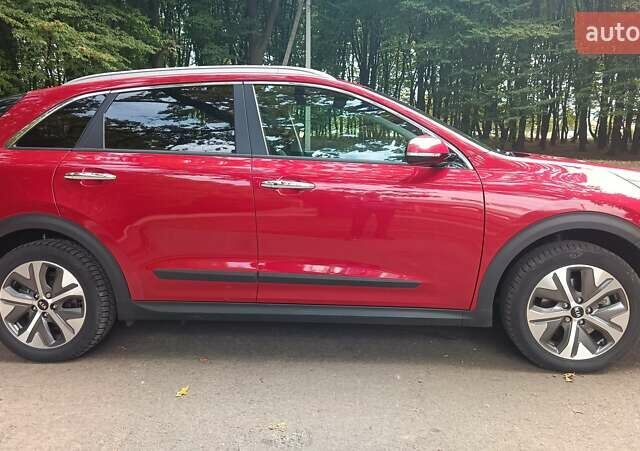 Киа Niro 2020 в Львове на Automoto.ua Красный Киа Niro, объемом двигателя 0 л и пробегом 105 тыс. км за 19999 $, фото 15 на Automoto.ua