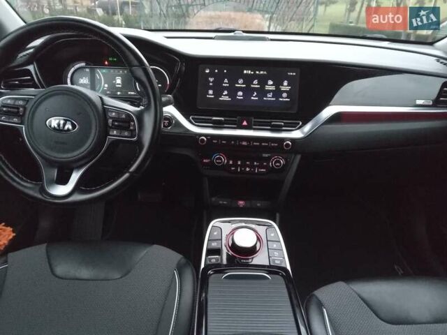 Красный Киа Niro, объемом двигателя 0 л и пробегом 87 тыс. км за 20492 $, фото 41 на Automoto.ua