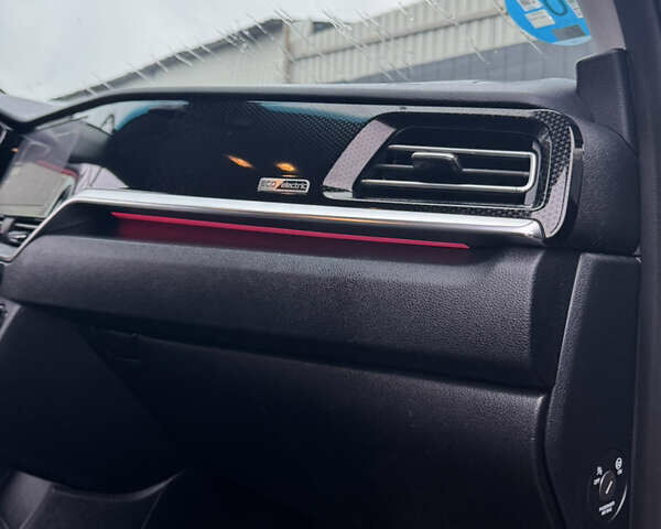 Красный Киа Niro, объемом двигателя 0 л и пробегом 144 тыс. км за 18800 $, фото 34 на Automoto.ua