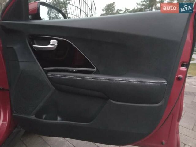 Красный Киа Niro, объемом двигателя 0 л и пробегом 87 тыс. км за 20492 $, фото 37 на Automoto.ua