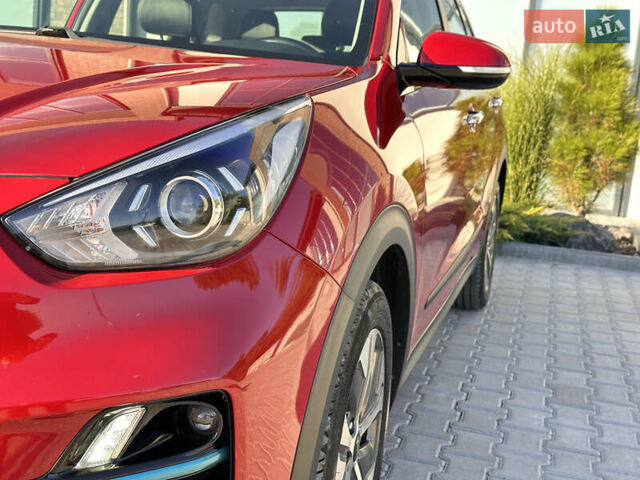 Красный Киа Niro, объемом двигателя 0 л и пробегом 163 тыс. км за 17850 $, фото 8 на Automoto.ua