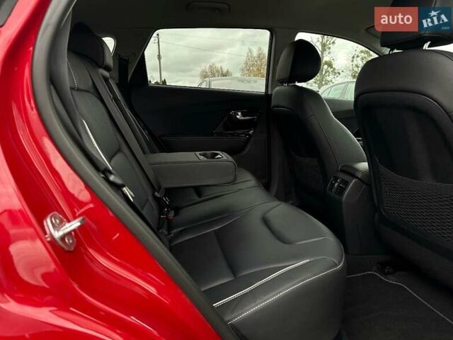 Красный Киа Niro, объемом двигателя 0 л и пробегом 47 тыс. км за 23900 $, фото 94 на Automoto.ua