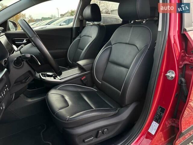 Червоний Кіа Niro, об'ємом двигуна 0 л та пробігом 61 тис. км за 23500 $, фото 3 на Automoto.ua