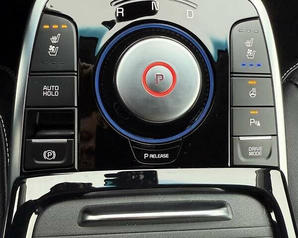 Червоний Кіа Niro, об'ємом двигуна 0 л та пробігом 52 тис. км за 21700 $, фото 33 на Automoto.ua