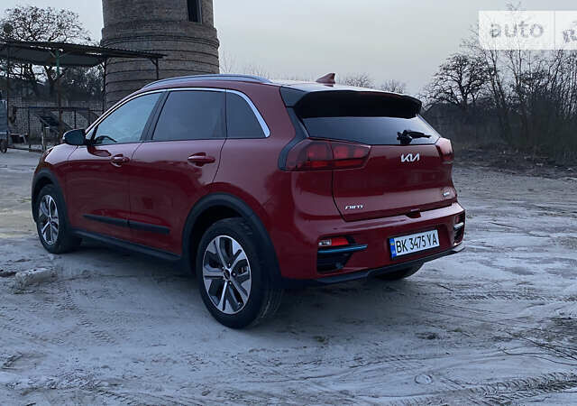 Червоний Кіа Niro, об'ємом двигуна 0 л та пробігом 60 тис. км за 26000 $, фото 4 на Automoto.ua