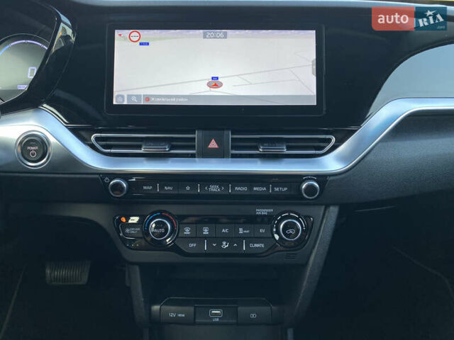 Красный Киа Niro, объемом двигателя 0 л и пробегом 111 тыс. км за 20300 $, фото 51 на Automoto.ua