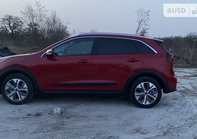 Червоний Кіа Niro, об'ємом двигуна 0 л та пробігом 60 тис. км за 26000 $, фото 5 на Automoto.ua