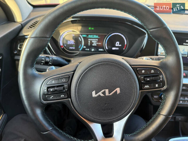 Красный Киа Niro, объемом двигателя 0 л и пробегом 40 тыс. км за 23000 $, фото 12 на Automoto.ua