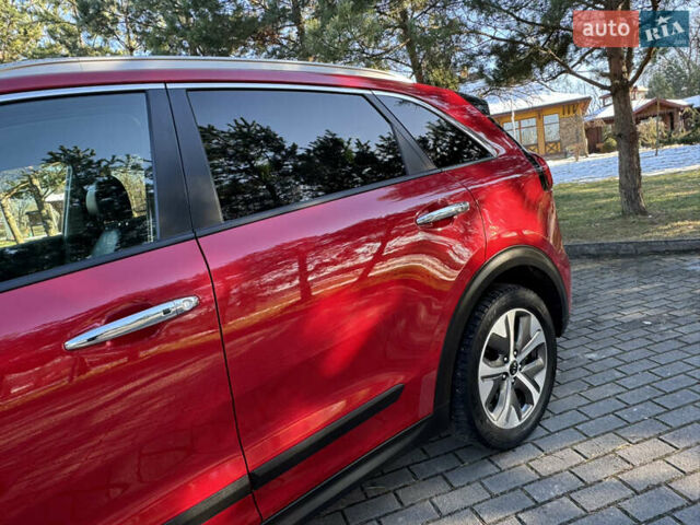 Красный Киа Niro, объемом двигателя 0 л и пробегом 55 тыс. км за 19750 $, фото 21 на Automoto.ua
