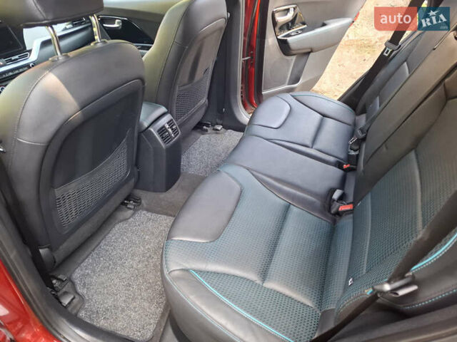 Червоний Кіа Niro, об'ємом двигуна 0 л та пробігом 134 тис. км за 19850 $, фото 16 на Automoto.ua